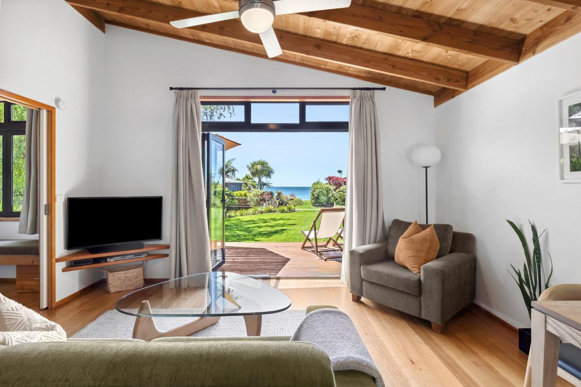 Adrift In Golden Bay- Absolute Beachfront Villas (Adults Only) Collingwood Esterno foto